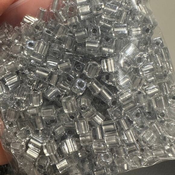 Approximately 1,800 Cubed Square Lined 4mm Glass Jewelry Craft Beads - Picture 3 of 4
